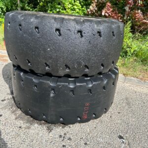 A PAIR OF 20.5R25 MICHELIN XMINE D2 - £925 + VAT FOR THE PAIR